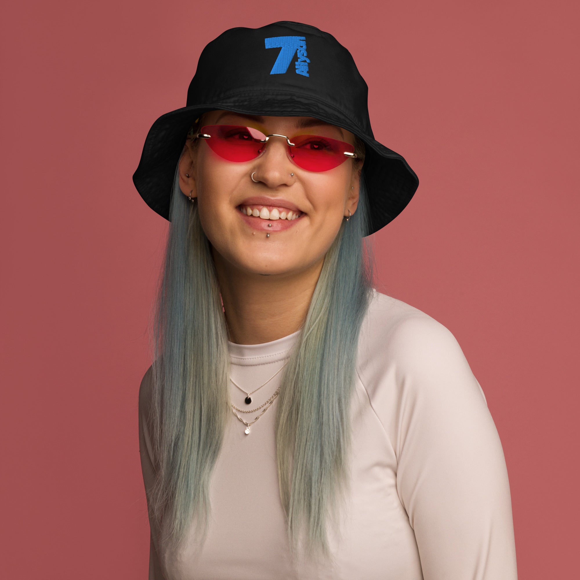 Organic bucket hat - Embroidered Logo